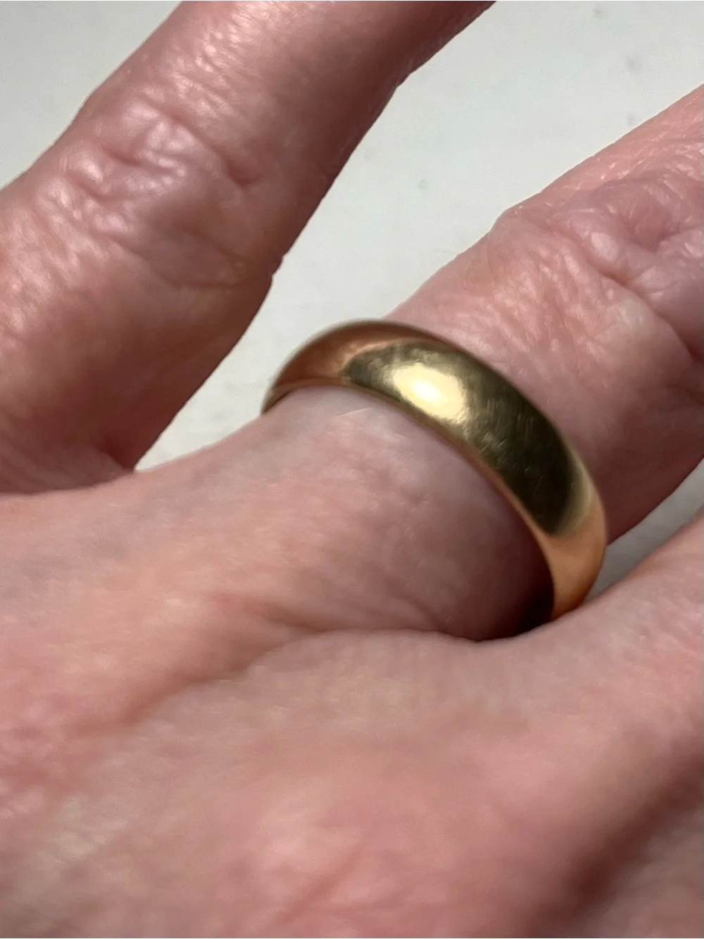 14K Yellow Gold Classic Wedding Band Unisex 4.85mm Size 7.5